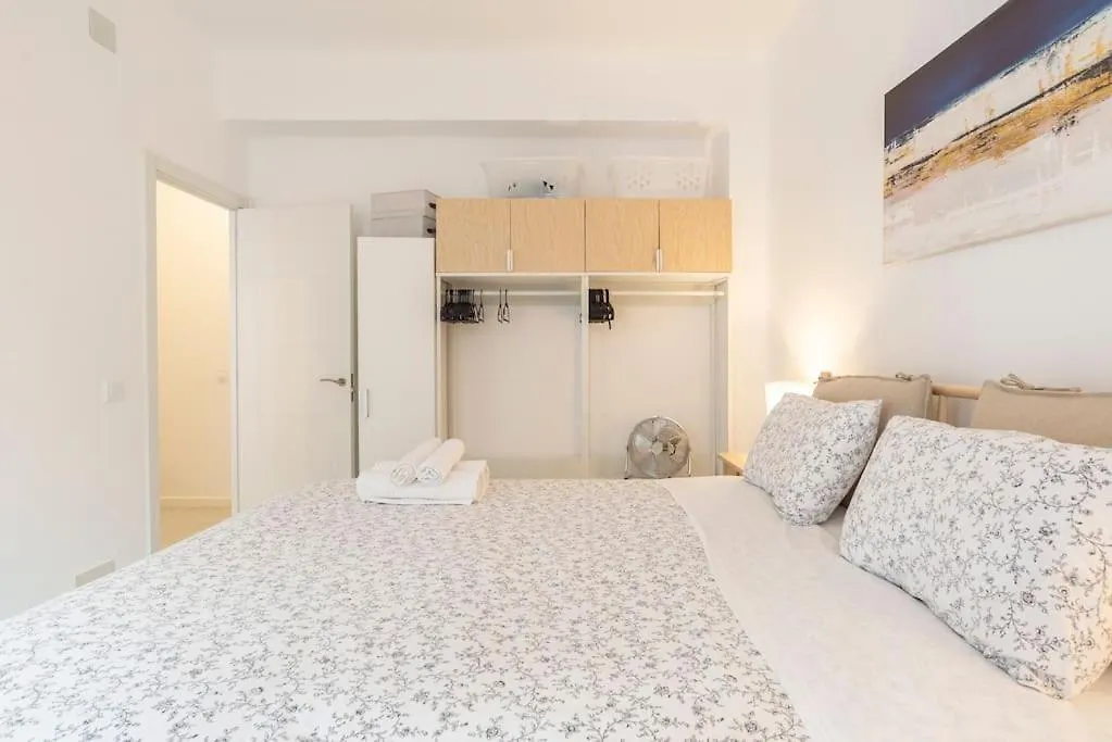 Apartment 3 Bedroom Flat In Historic Centre Malaga Spain