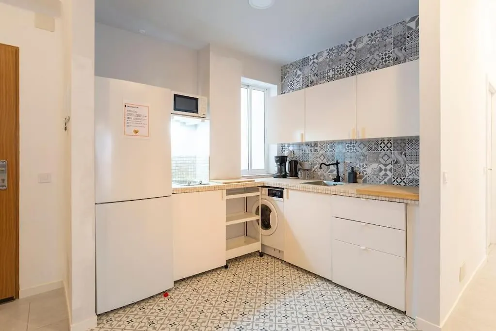 Apartment 3 Bedroom Flat In Historic Centre Malaga