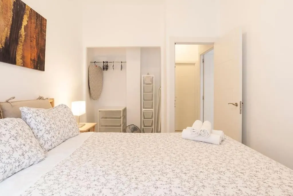 Apartment 3 Bedroom Flat In Historic Centre Malaga Spain