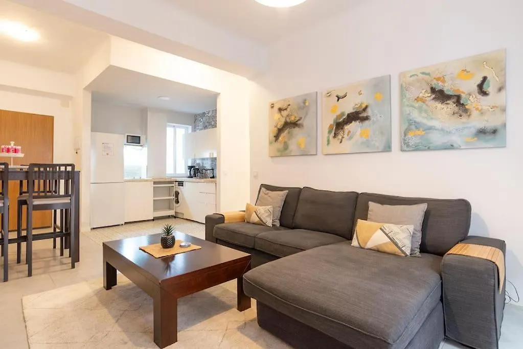 3 Bedroom Flat In Historic Centre Malaga Apartment