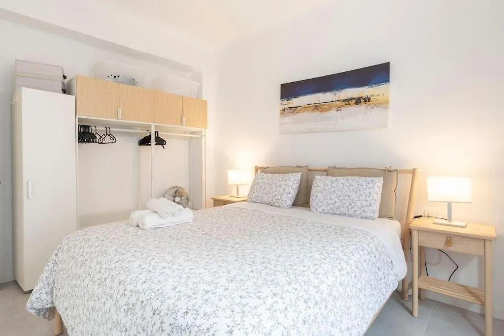 Apartment 3 Bedroom Flat In Historic Centre Malaga